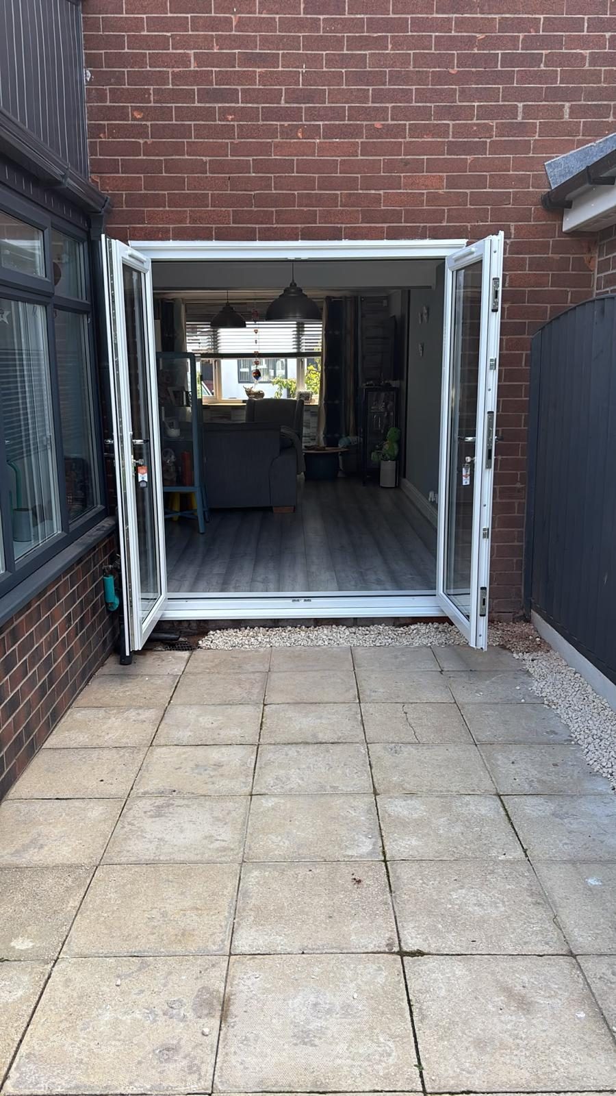 Bi-folds stacked open